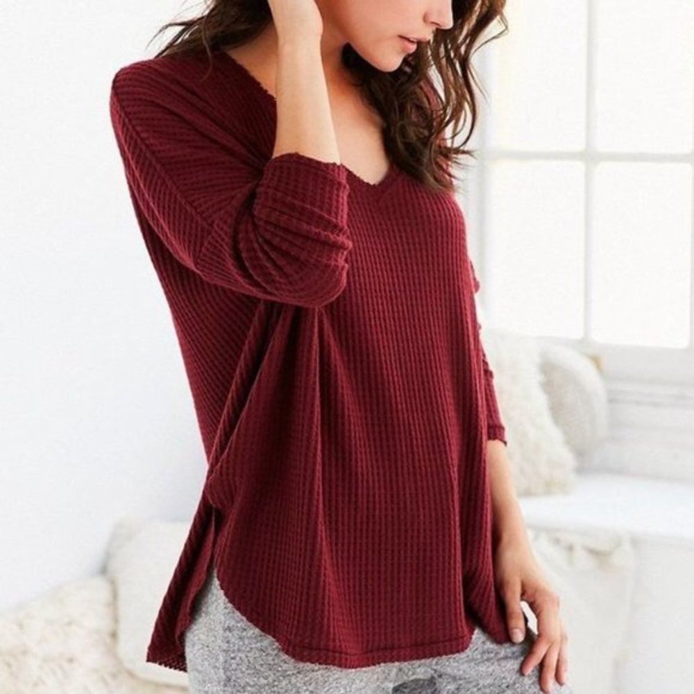 Urban Outfitters Waffle Knit Burgundy Oversized Thermal V Neck Sz M - Picture 8 of 9